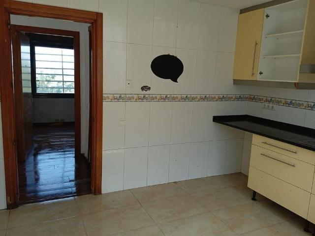 Casa pareada en venta en calle De L'acacia, Olèrdola, de 214 m² 4 habitaciones por 162.000