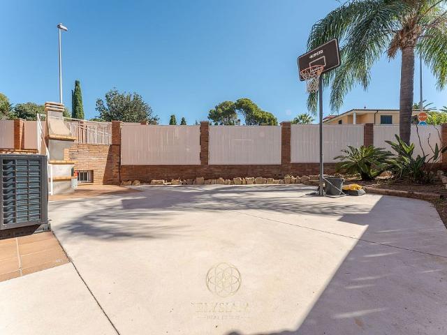 Casa pareada en venta en calle De Lluís Domènech i Montaner, Tarragona, de 246 m² 5 habitaciones por 649.900