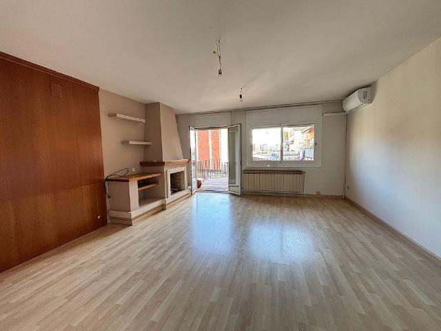 Casa pareada en venta en calle De Minetes, Granollers, de 177 m² 4 habitaciones por 480.000
