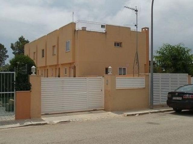 Casa pareada en venta en calle De Sant Alfons, Santa Oliva, de 113 m² 2 habitaciones por 153.000