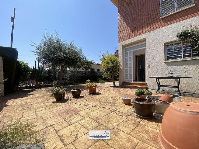 Casa pareada en venta en calle De Sant Llorenç, Cambrils, de 135 m² 4 habitaciones por 380.000