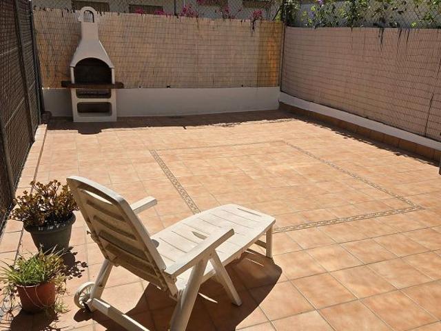 Casa pareada en venta en calle De Pablo Iglesias, Terrassa, de 160 m² 4 habitaciones por 375.000