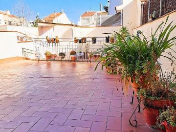 Casa pareada en venta en calle De Paco Mutlló, Sabadell, de 225 m² 4 habitaciones por 464.000