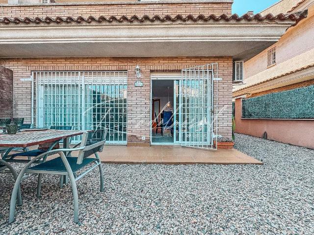 Casa pareada en venta en calle De Pere Vergés, Cambrils, de 310 m² 4 habitaciones por 438.000