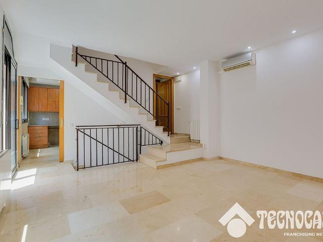 Casa pareada en venta en calle De Rubén Darío, Barcelona, de 144 m² 3 habitaciones por 695.000