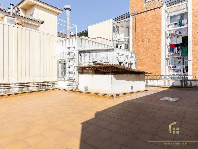 Casa pareada en venta en calle De Rubió i Ors, Badalona, de 156 m² 4 habitaciones por 520.000
