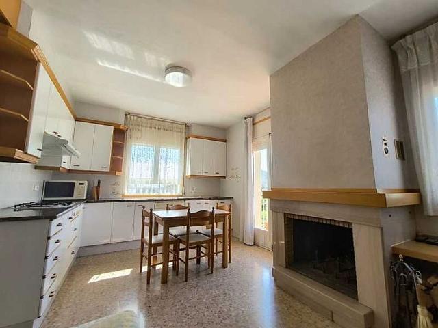Casa pareada en venta en calle De Viver, Montmajor, de 370 m² 4 habitaciones por 385.000