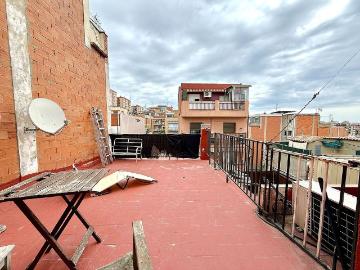 Casa pareada en venta en calle Del Vallès, Badalona, de 100 m² 4 habitaciones por 305.000