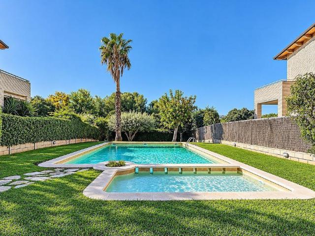 Casa pareada en venta en calle Enric Granados, Sitges, de 136 m² 4 habitaciones por 700.000