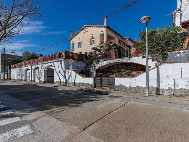 Casa pareada en venta en calle Fra Juníper Serra, Masnou, de 170 m² 4 habitaciones por 705.000