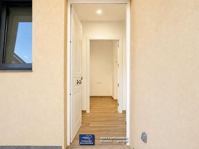 Casa pareada en venta en calle Hostalets, Santa Eulàlia de Ronçana, de 130 m² 4 habitaciones por 415.000