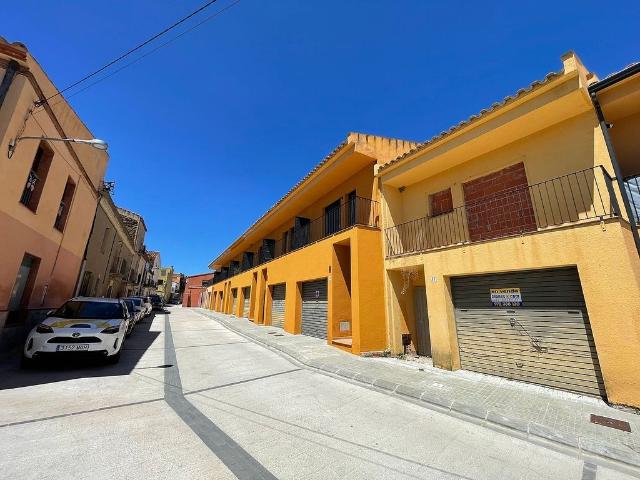 Casa pareada en venta en calle Orient, Garriguella, de 150 m² 4 habitaciones por 199.000