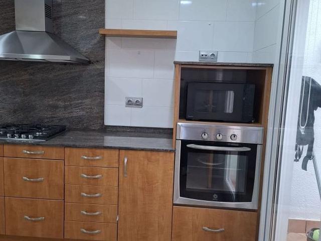 Casa pareada en venta en calle Lope de Vega de, Sabadell, de 240 m² 3 habitaciones por 395.000