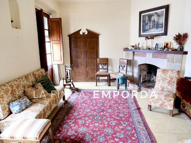 Casa pareada en venta en calle Major, Agullana, de 243 m² 6 habitaciones por 200.000
