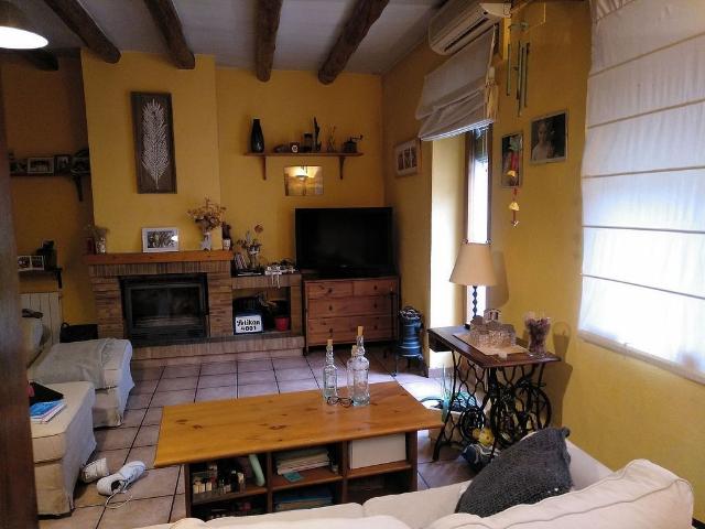 Casa pareada en venta en calle Major, Vallbona d´Anoia, de 220 m² 4 habitaciones por 220.000