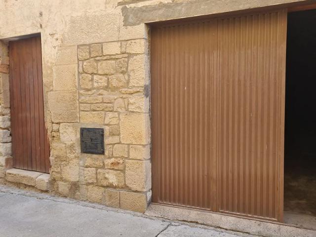 Casa pareada en venta en calle Major, Vinaixa, de 530 m² 5 habitaciones por 215.000