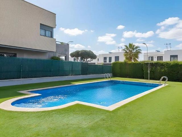 Casa pareada en venta en calle Mas D'en Puig, Cambrils, de 260 m² 4 habitaciones por 550.000