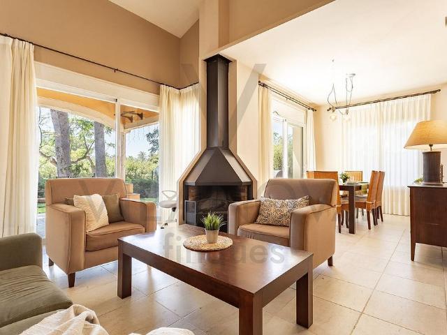 Casa pareada en venta en calle Melies de Les, Mont Roig del Camp, de 98 m² 2 habitaciones por 295.000