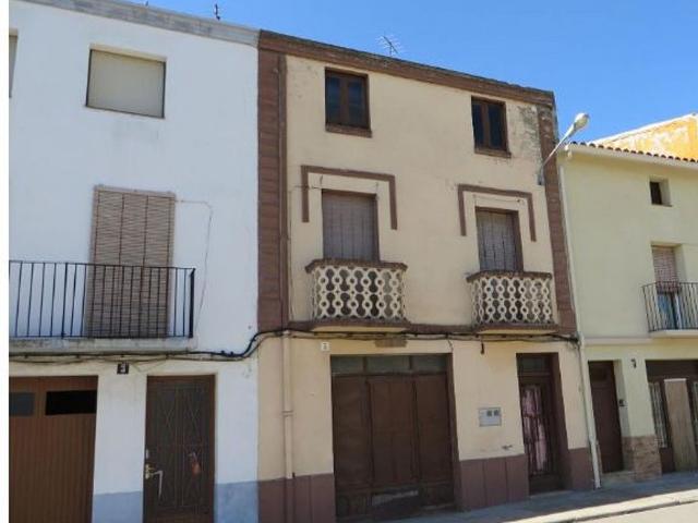 Casa pareada en venta en calle Mercat, Bellcaire d´Urgell, de 154 m² 3 habitaciones por 62.769