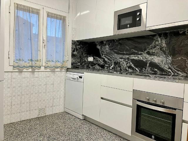 Casa pareada en venta en calle Noguer, Olot, de 176 m² 4 habitaciones por 359.000