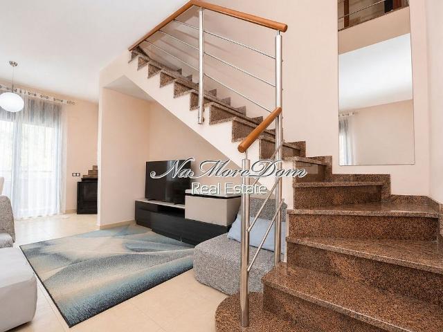 Casa pareada en venta en calle Navaes, Vandellòs i l'Hospitalet de l'Infant, de 100 m² 3 habitaciones por 299.000