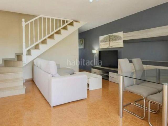 Casa pareada en venta en calle Navarra, Mont Roig del Camp, de 115 m² 3 habitaciones por 269.500