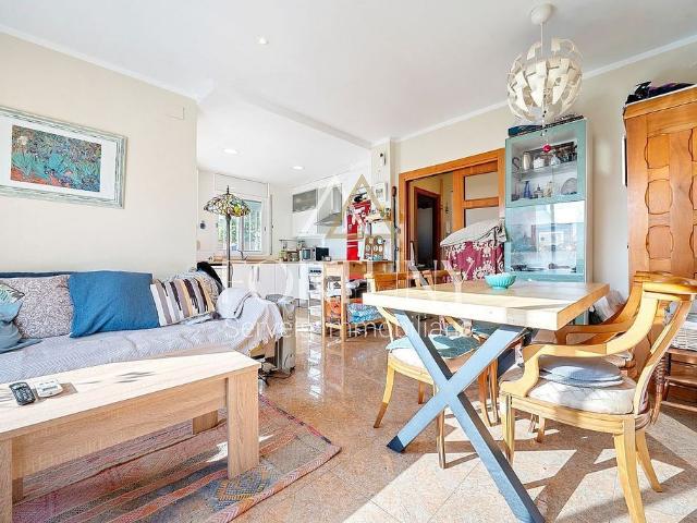 Casa pareada en venta en calle Navarra, Mont Roig del Camp, de 87 m² 3 habitaciones por 229.900