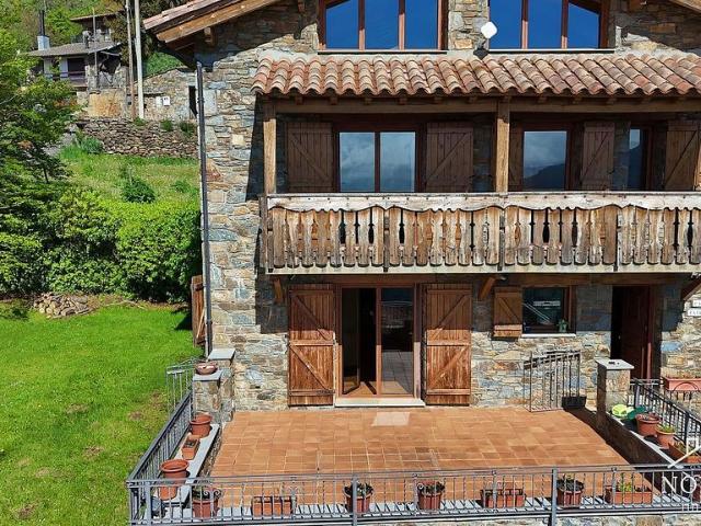 Casa pareada en venta en calle Núria, Vilallonga de Ter, de 213 m² 3 habitaciones por 448.000