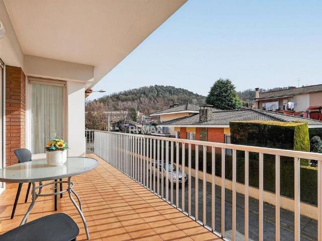Chalet en venta en calle Pere Gussinyer, Olot, de 115 m² 4 habitaciones por 385.000