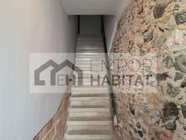 Casa pareada en venta en calle Pintor Terruella, Llançà, de 192 m² 4 habitaciones por 420.000