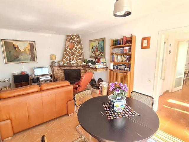 Casa pareada en venta en calle Rossinyol S Daniel, Tordera, de 270 m² 4 habitaciones por 265.000