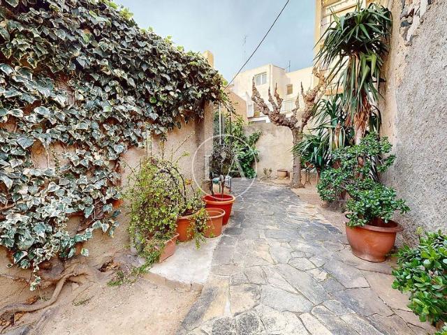 Casa pareada en venta en calle Raval de Sant Joan, Vinyols i els Arcs, de 320 m² 5 habitaciones por 318.000