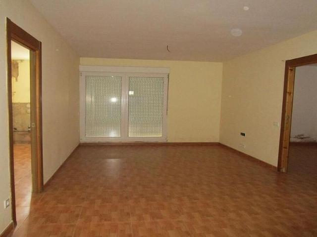 Casa pareada en venta en calle Tarragona, Taradell, de 384 m² 5 habitaciones por 390.000