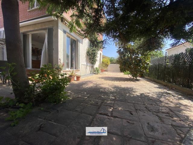 Casa pareada en venta en Cambrils, Regueral Prat d'en Forés Costa Dorada. CHALET PAREADO A UN PASO DE LA PLAYA. Casas pareadas.