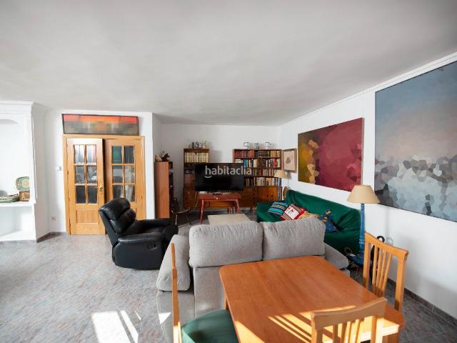 Casa adosada en venta en Campo Real. Casa individual 3 plantas. Casas adosadas Campo.