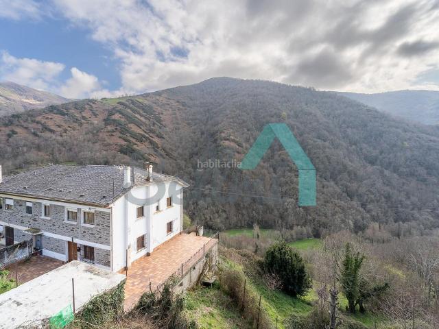 Casa pareada en venta en Cangas del Narcea. Casas pareadas Cangas del.