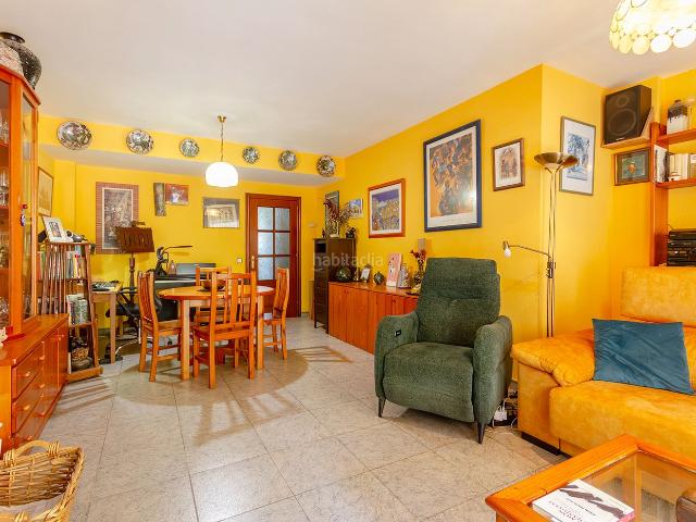 Casa pareada en venta en Castellví de Rosanes. Si tuviera que resumir esta casa en una sola palabra, sería: felicidad. Casas pareadas Castellví de.