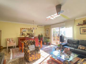 Casa pareada en venta en Cerdanyola del Vallès, Martinica Ateneu. Gran oportunidad en la zona de la Martinica. Casas pareadas Cerdanyola del.