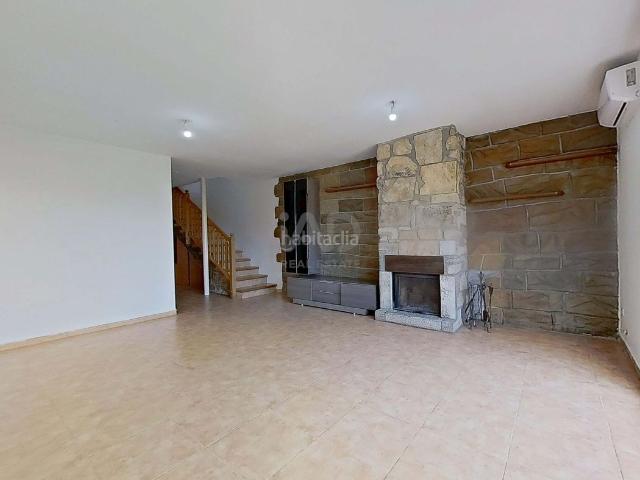 Casa pareada en venta en Cervià de les Garrigues. Casas pareadas Cervià de les.