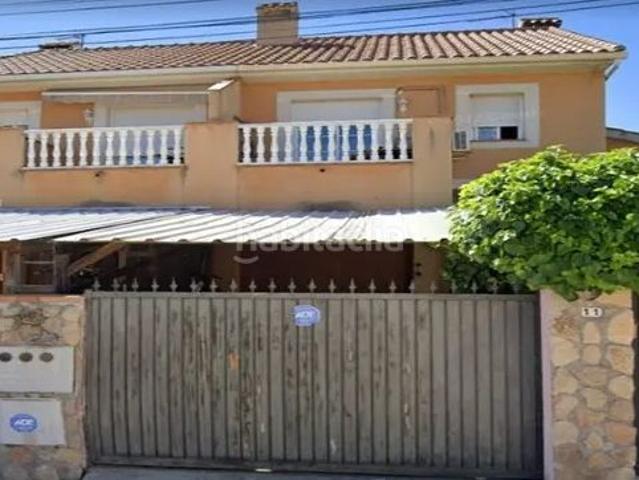 Casa pareada en venta en Chapinería. En venta espléndido chalet pareado en Chapinería, Madrid. Casas pareadas.