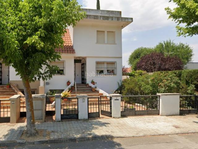 Casa pareada en venta en Ciudad Real, Los Rosales. INMUEBLE EN RENTABILIDAD. Casas pareadas Ciudad.
