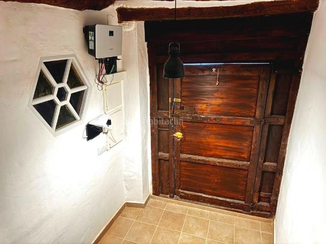 Casa pareada en venta en Cretas. Cretas Casa reformada con 3 apartamentos. Casas pareadas.