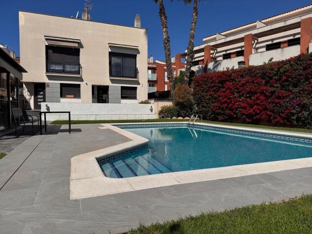 Casa pareada en venta en Cubelles, Santa Maria l´Eixample Sud Sumella. Casas pareadas.