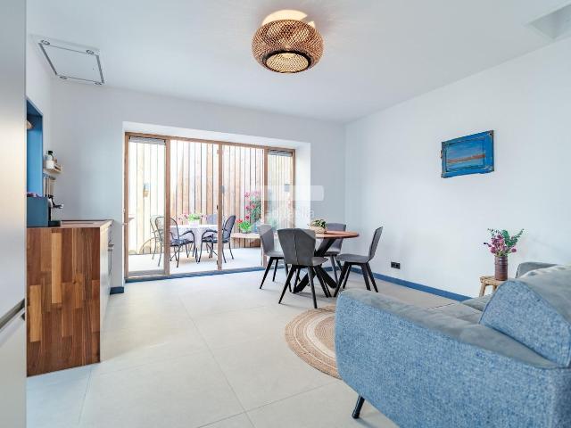 Casa pareada en venta en Ametlla de Mar L´, L´Ametlla de Mar Costa Dorada. A pasos del mar y del puerto con licencia turística. Casas pareadas Ametlla de Mar.