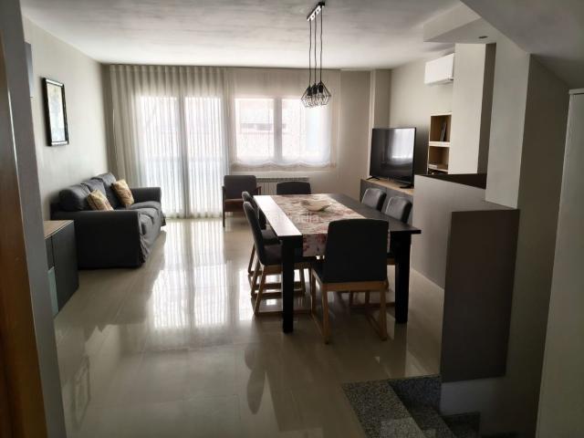 Casa pareada en venta en Anglès. OPORTUNITAT. Casas pareadas.