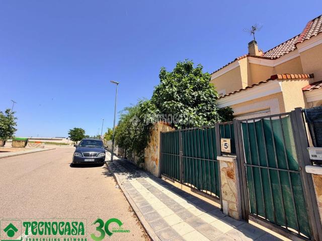 Casa pareada en venta en Albarreal de Tajo. Casa en venta en Albarreal de tajo. Casas pareadas Albarreal de.