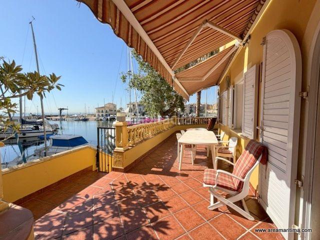 Casa pareada en venta en Alboraya, Port Saplaya. Venta de exclusiva casa con garaje y vistas a la dársena, en Port Saplaya, Alboraya Valencia Área Marítima Inmobiliaria · Ofic. Casas pareadas.