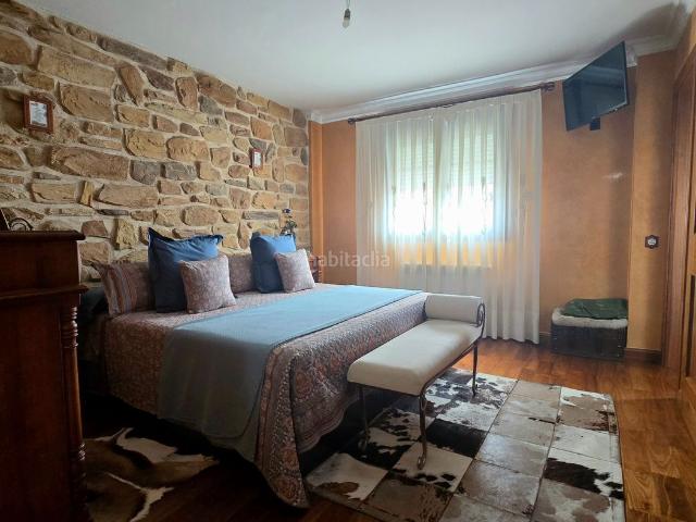 Casa pareada en venta en Alcalá de Henares, Ensanche. Chalet de esquina en el Ensanche. Casas pareadas Alcalá de.