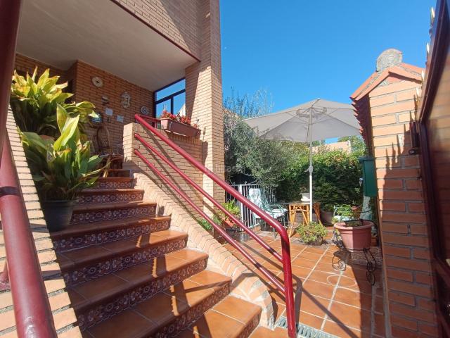 Casa pareada en venta en Alcorcón, Valderas Los Castillos. Casas pareadas.