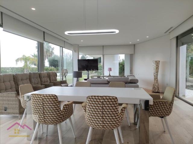 Casa pareada en venta en Alcossebre. VIVIENDA FAMILIAR CON JARDIN Y PISCINA PRIVADA. Casas pareadas.